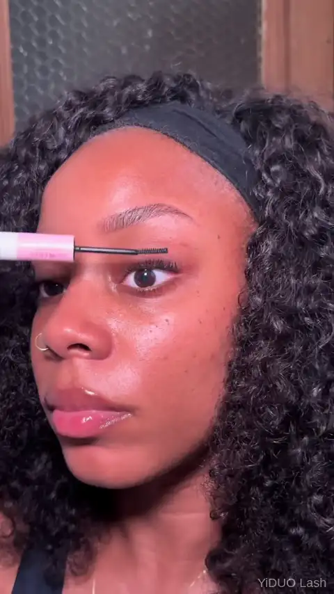 Close up of lash cluster application process